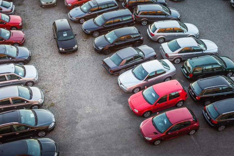 Govt pushes auto industry to raise competitiveness