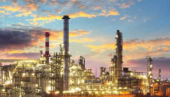 Pakistan’s Manufacturing Output Shrinks Despite Gains in Autos and Apparel